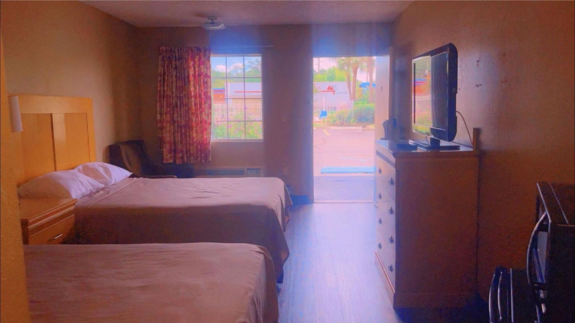 Jax Motel *